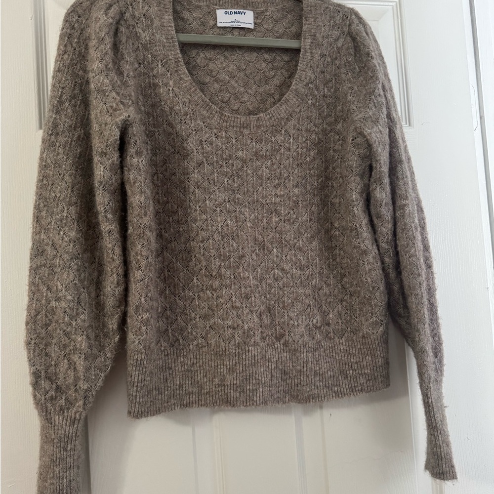 Old Navy Women's Gray Sweater like new, only worn twice